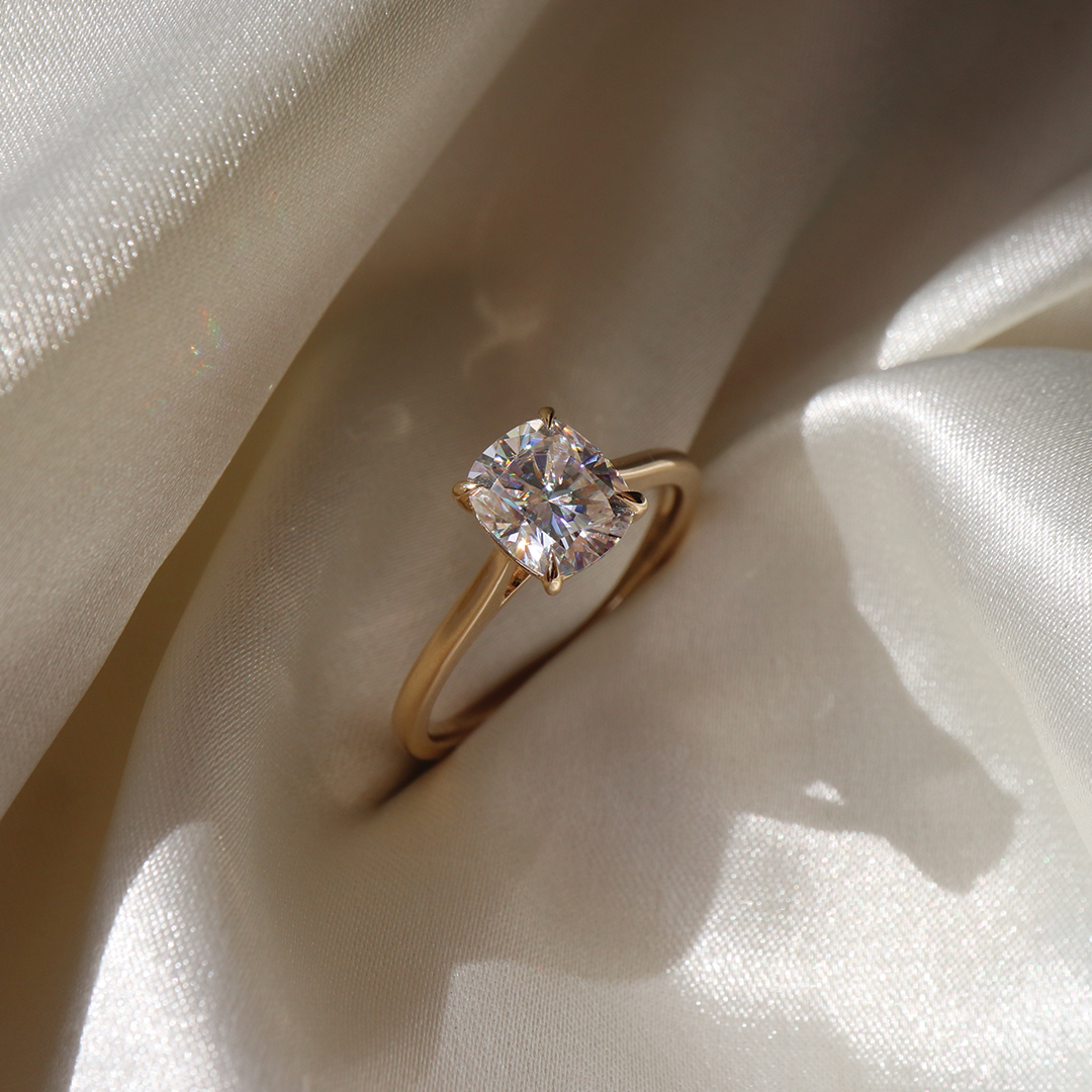 Buying A Moissanite Engagement Ring Online