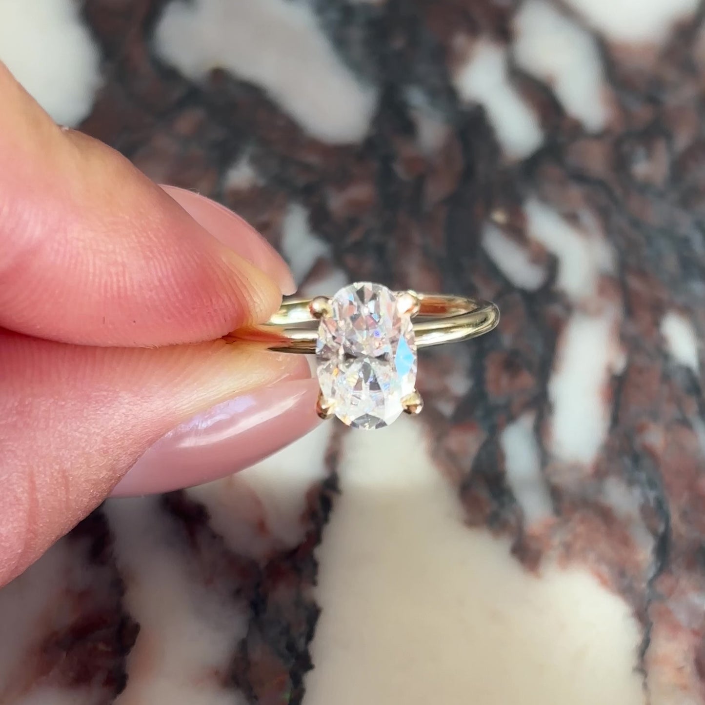 The Luise Ring - 1.8ct Moissanite Oval Solitaire