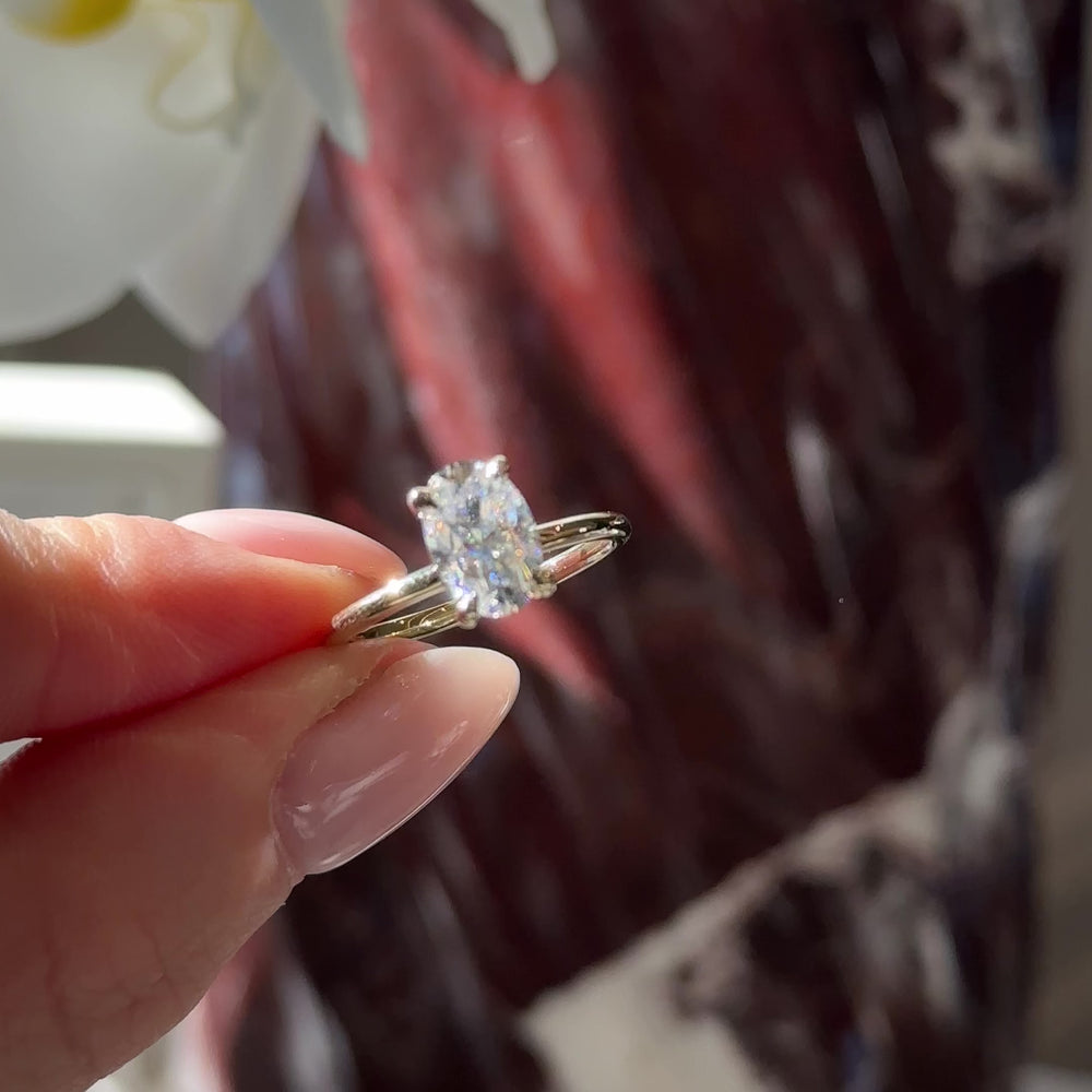 
                      
                        Load and play video in Gallery viewer, The Luise Ring - 1.8ct Moissanite Oval Solitaire
                      
                    