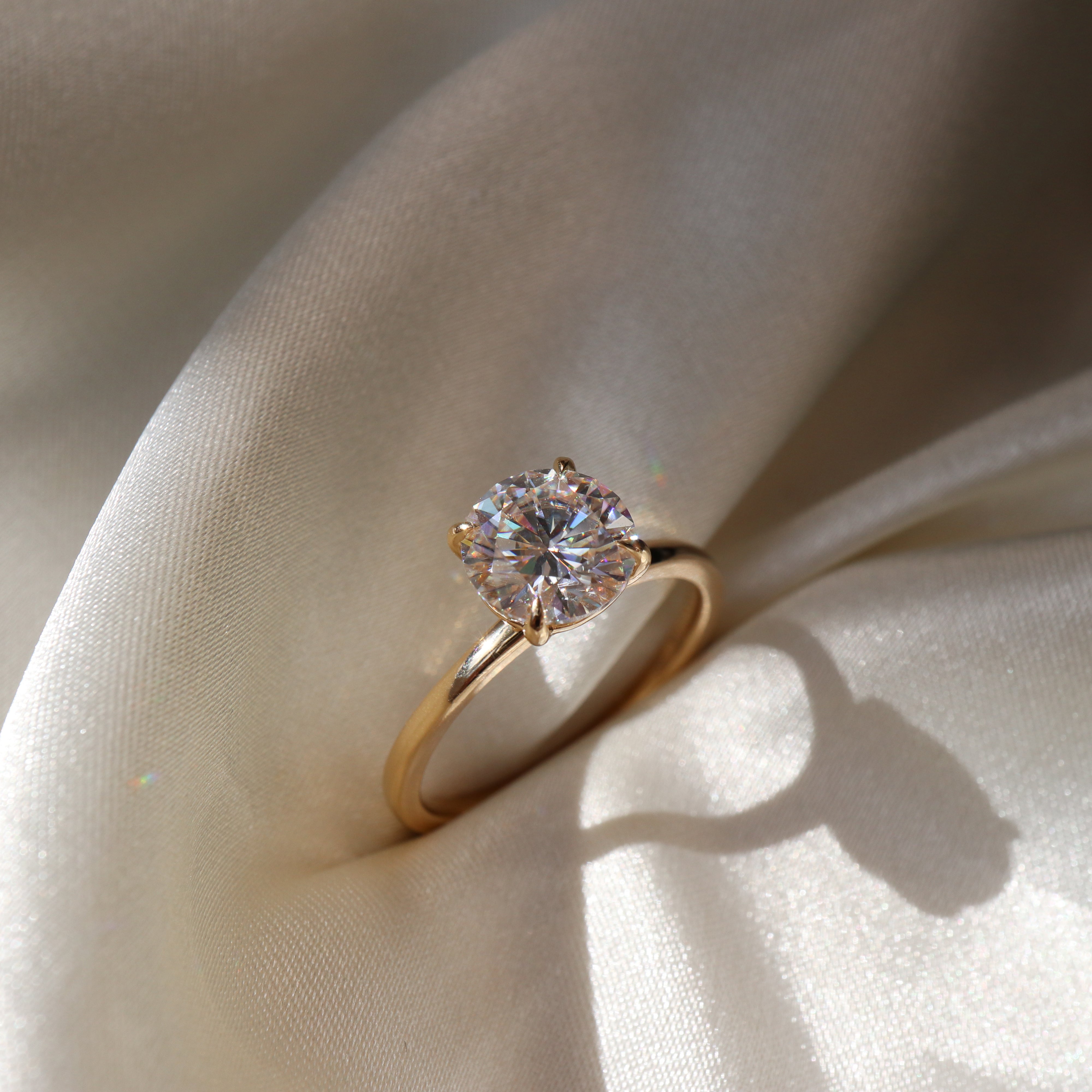 The Isla Ring - Round Solitaire