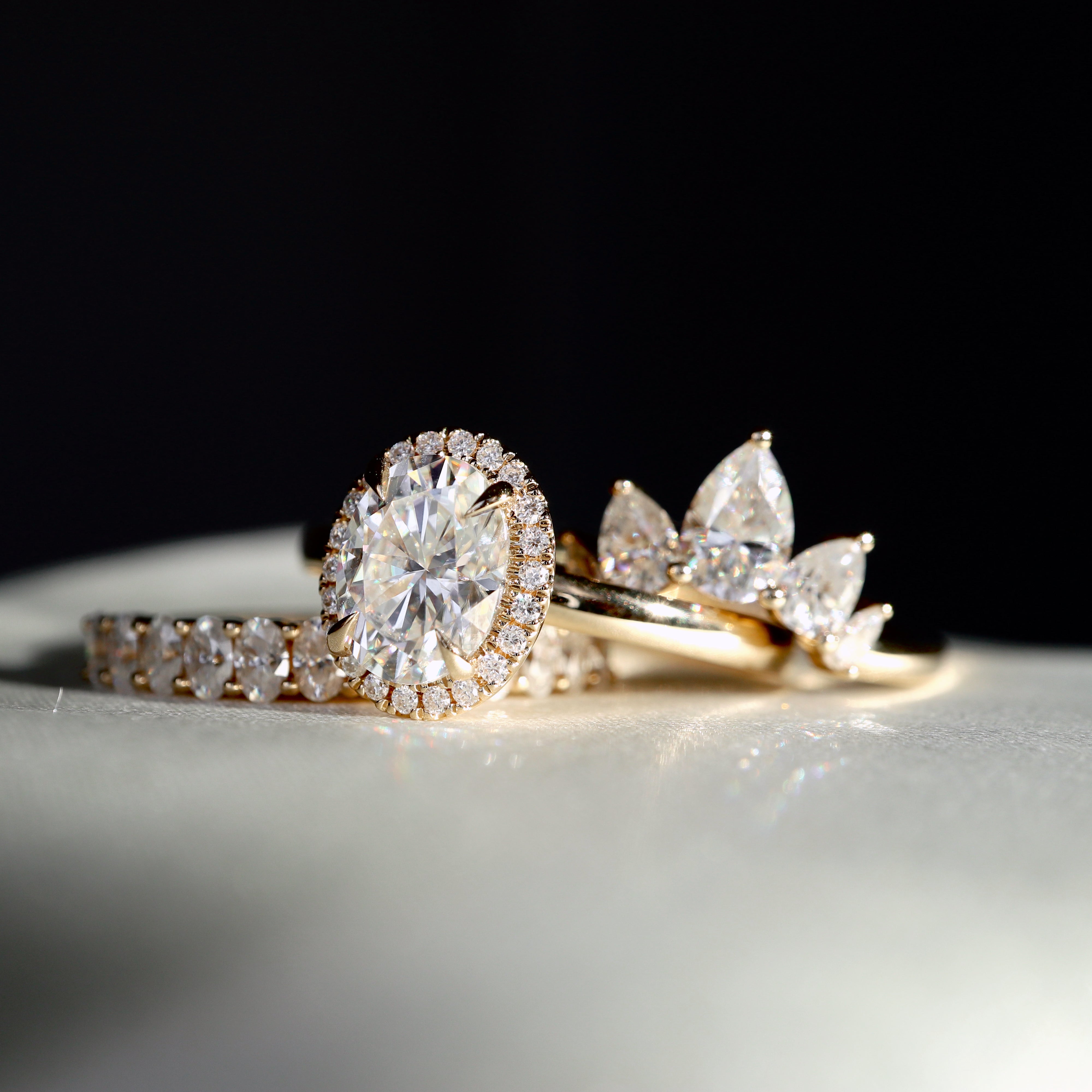 The Luise Ring™ - Oval Halo