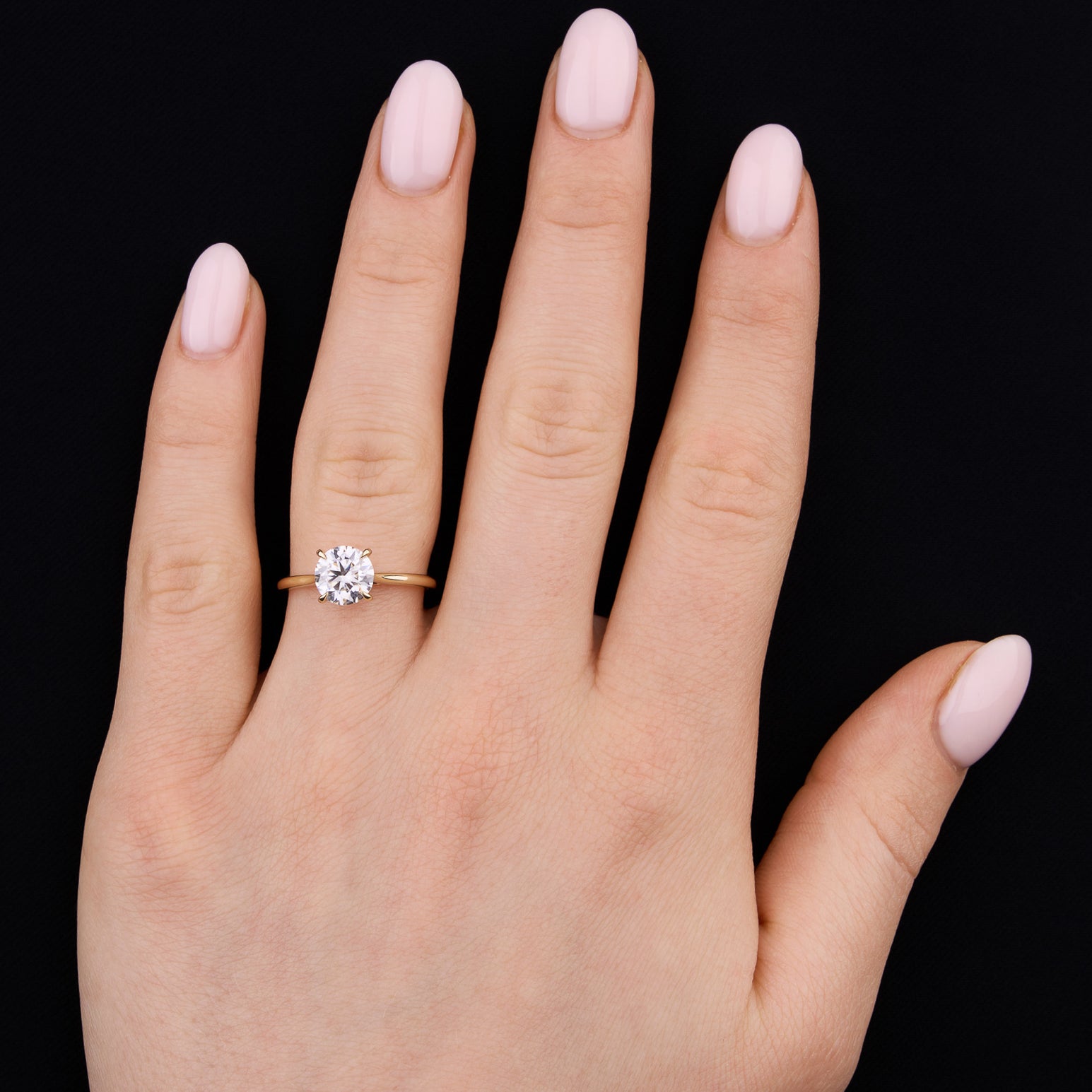 The Isla Ring - Round Cathedral Solitaire